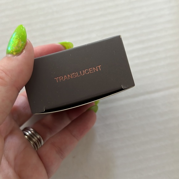 KAB Cosmetics Loose Setting Powder - Picture 3 of 4